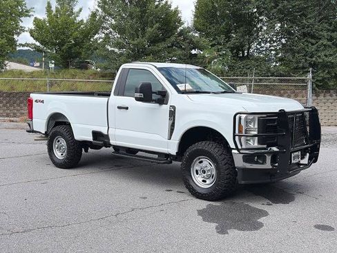 Certified 2025 Ford F250 XL w/ XL Chrome Package AWD/4WD image 1