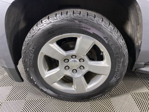 Used 2018 Chevrolet Suburban LS w/ All-Season Package image 10