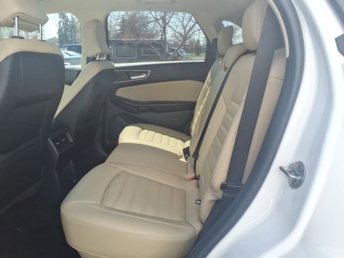 Used 2024 Ford Edge SEL w/ Convenience Package image 9