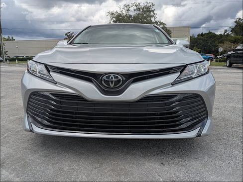 Used 2020 Toyota Camry LE FWD image 7