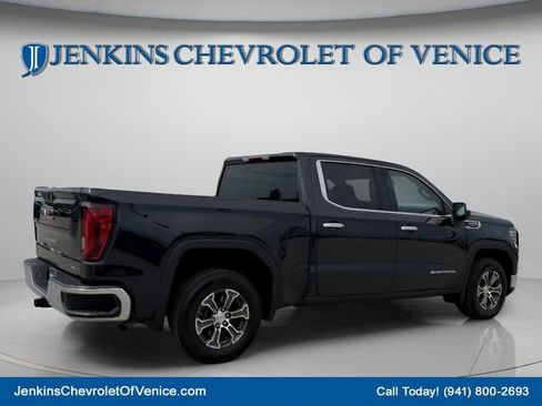 Certified 2025 GMC Sierra 1500 SLT RWD image 5