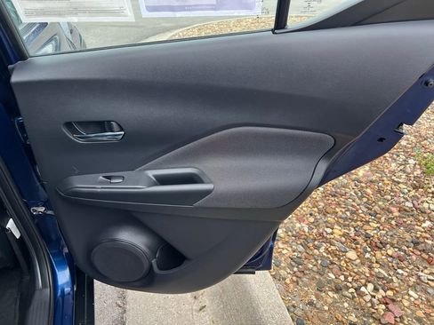 Used 2019 Nissan Kicks SV FWD image 21