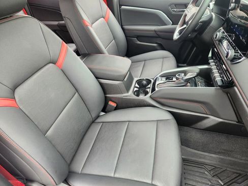 Used 2024 Chevrolet Colorado Z71 w/ Z71 Convenience Package 2 image 13