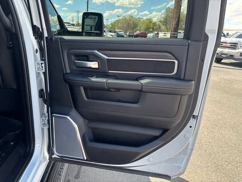 Used 2025 RAM 2500 Laramie AWD/4WD image 29