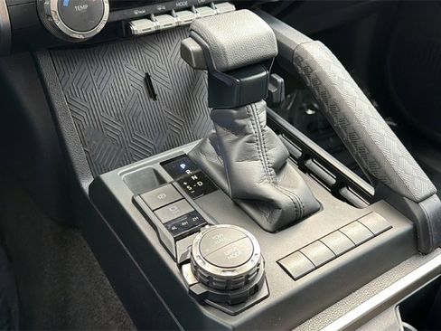 Used 2025 Toyota 4Runner SR5 image 30