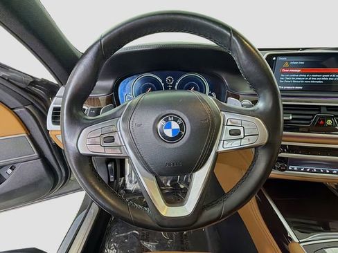 Used 2019 BMW 750i xDrive w/ Executive Package image 12