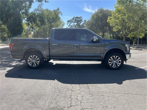 Used 2017 Ford F150 Lariat w/ Equipment Group 502A Luxury AWD/4WD image 8