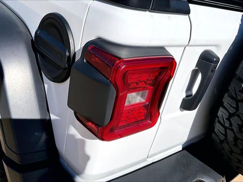 Used 2024 Jeep Wrangler Unlimited Rubicon image 26