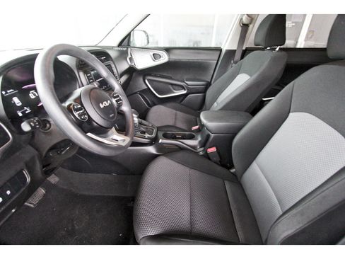 Certified 2023 Kia Soul LX w/ Option Group 015 FWD image 9