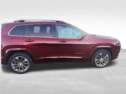Used 2019 Jeep Cherokee Overland w/ Technology Group AWD/4WD image 12