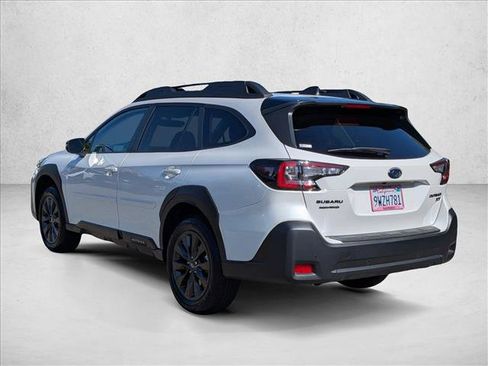 Certified 2025 Subaru Outback Onyx Edition XT AWD/4WD image 8