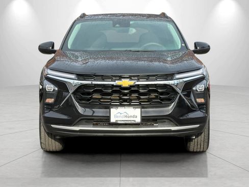 Used 2025 Chevrolet Trax LT FWD image 10