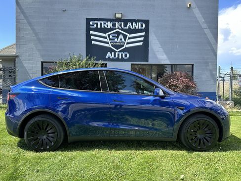 Used 2025 Tesla Model Y Long Range AWD/4WD image 5