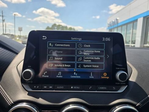 Used 2024 Nissan Sentra SV FWD image 18