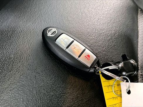 Used 2015 Nissan Juke SL image 18