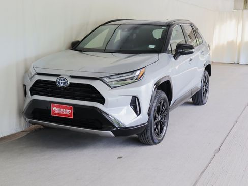 Used 2023 Toyota RAV4 XSE AWD/4WD image 24