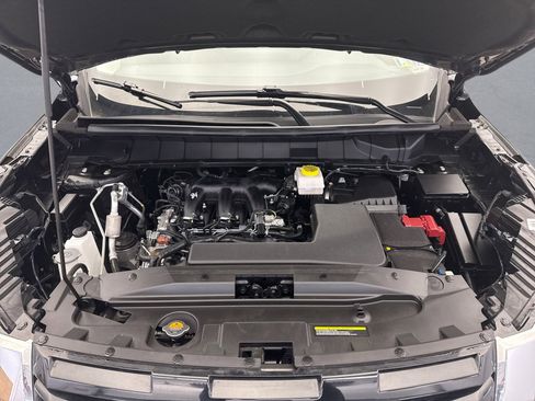 Used 2025 Nissan Pathfinder SL image 25