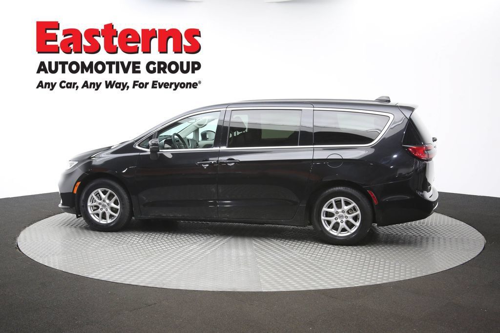Used 2023 Chrysler Pacifica Touring-L FWD image 63
