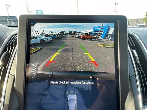 Used 2024 Ford Edge Titanium image 24