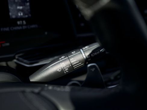 Used 2023 Cadillac Escalade V w/ LPO, ONYX Package image 63