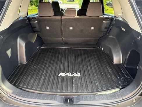 Used 2020 Toyota RAV4 LE w/ All Weather Liner Package AWD/4WD image 17