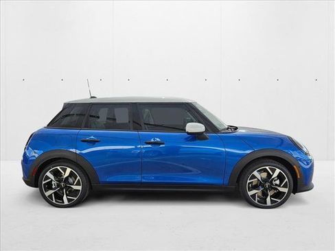Used 2026 MINI Cooper 4-Door Hardtop FWD image 4