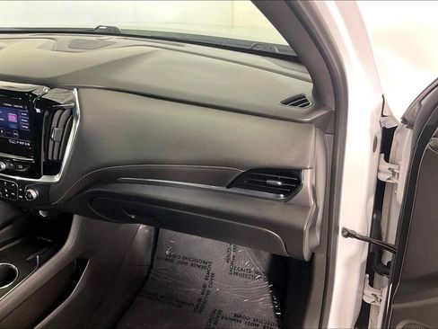 Used 2023 Chevrolet Traverse LT FWD image 19