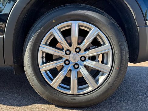 Used 2021 Cadillac XT4 Premium Luxury w/ Cold Weather Package AWD/4WD image 12