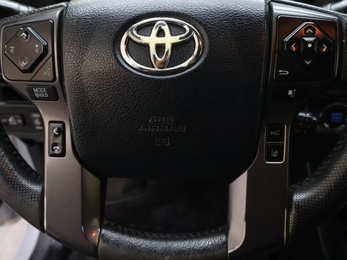 Used 2019 Toyota Tacoma TRD Off-Road image 19