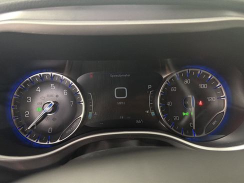 New 2026 Chrysler Pacifica Select image 21