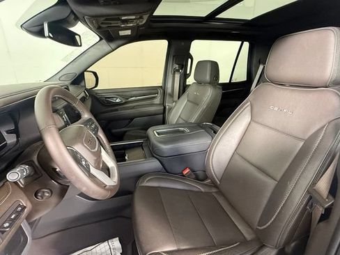Used 2024 GMC Yukon Denali AWD/4WD image 17