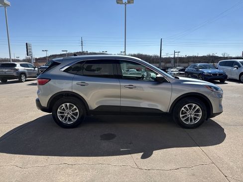 Used 2022 Ford Escape SE w/ Cold Weather Package AWD/4WD image 6