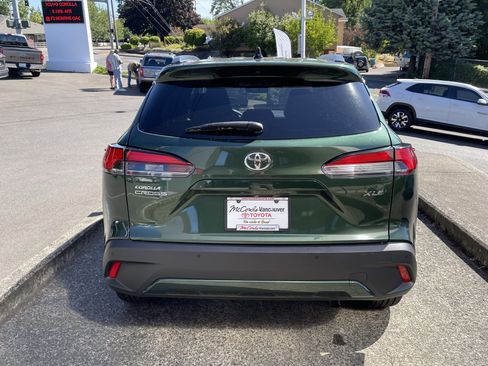 Certified 2025 Toyota Corolla Cross XLE FWD image 5