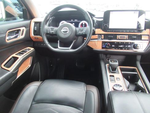 Used 2024 Nissan Pathfinder Platinum w/ Cargo Package AWD/4WD image 13