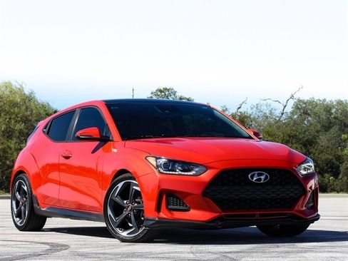Used 2019 Hyundai Veloster Turbo image 3