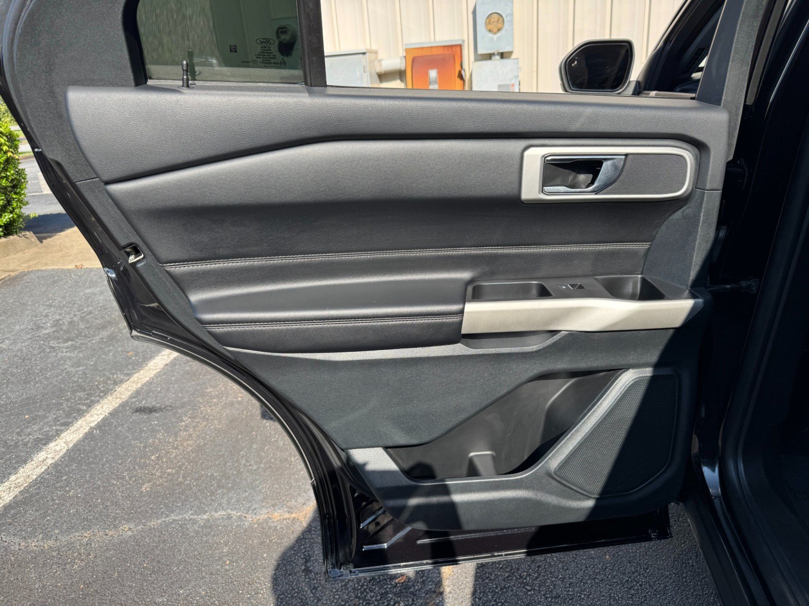 Used 2022 Ford Explorer XLT w/ Equipment Group 202A RWD image 43