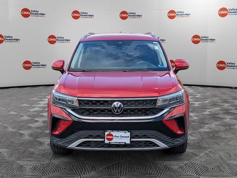 Certified 2023 Volkswagen Taos SE image 2