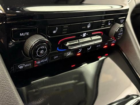 Used 2022 Jeep Grand Cherokee L Laredo w/ Luxury Tech Group I image 29