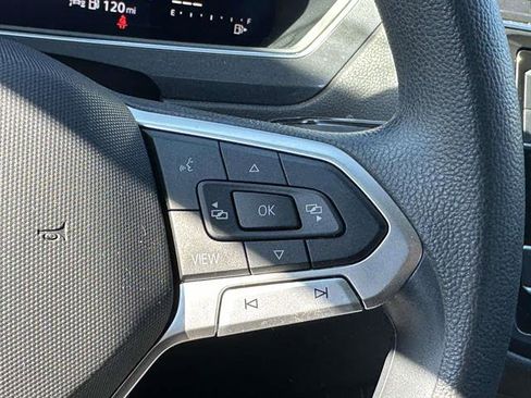 Used 2022 Volkswagen Tiguan S image 15