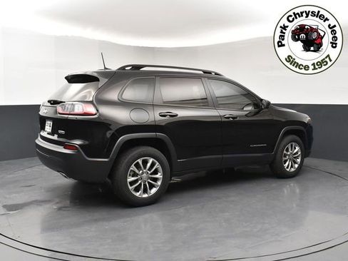 Used 2022 Jeep Cherokee Latitude Lux w/ Sun & Sound Group AWD/4WD image 6