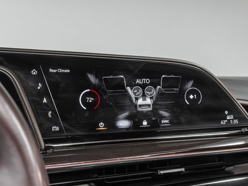 Used 2021 Cadillac Escalade ESV Premium Luxury Platinum w/ Heavy-Duty Trailer Package image 65