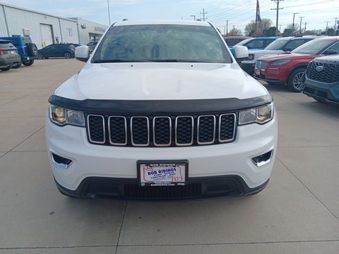 Used 2021 Jeep Grand Cherokee Laredo w/ Security & Convenience Group image 2