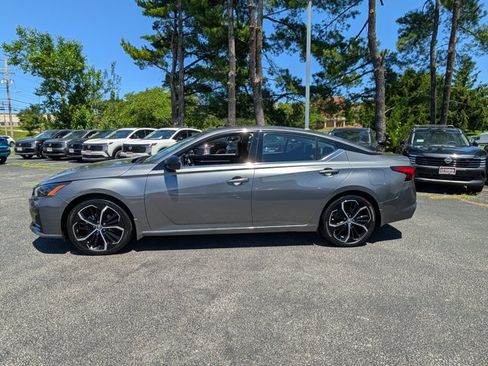 Certified 2023 Nissan Altima 2.5 SR w/ SR Premium Package FWD image 6