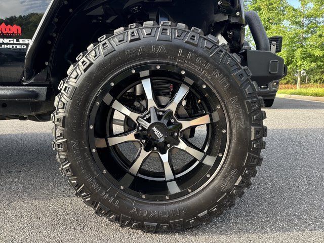 Used 2015 Jeep Wrangler Unlimited Rubicon w/ Connectivity Group AWD/4WD image 15