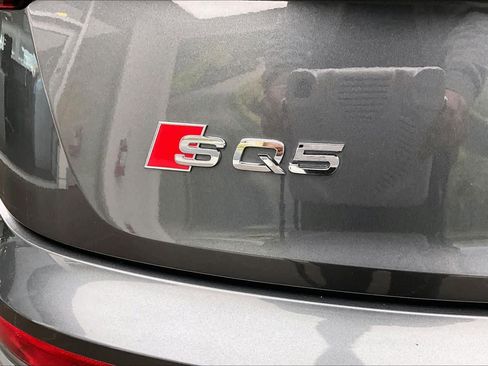 Used 2023 Audi SQ5 Prestige w/ Prestige Package image 32