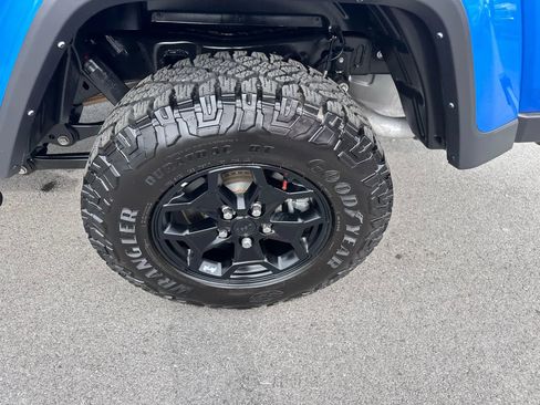 Used 2021 Jeep Gladiator Sport image 14