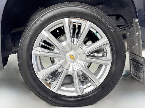 Used 2023 Chevrolet Silverado 1500 High Country w/ High Country Premium Package image 11