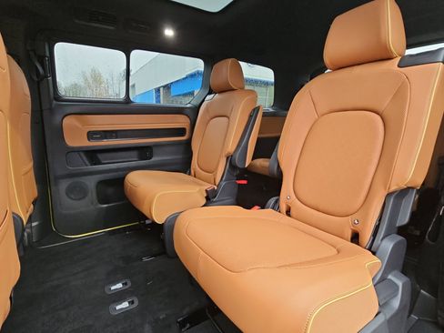 New 2025 Volkswagen ID. Buzz Pro S Plus image 25