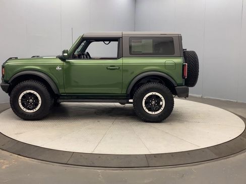 Used 2022 Ford Bronco Outer Banks w/ Sasquatch Package AWD/4WD image 2