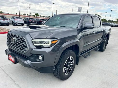 Used 2023 Toyota Tacoma TRD Sport w/ Technology Package AWD/4WD image 3